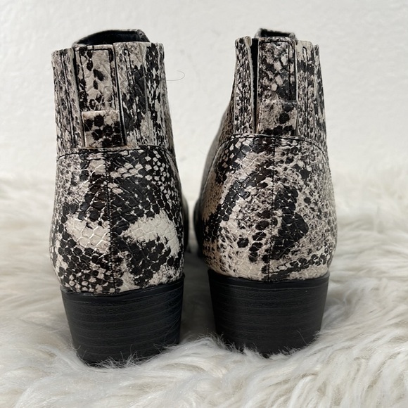 UNIONBAY TIPPER Ankle Booties Faux Snakeskin Print Almond Toe Size 8 - Picture 4 of 13